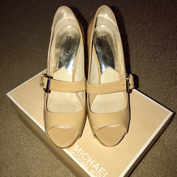 Michael Kors Chandler Mary Jane - Picture 2 of 7